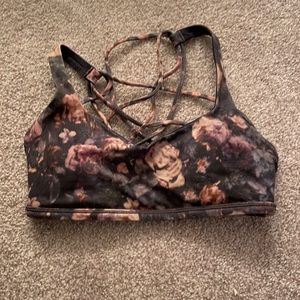Womens lululemon sports bra